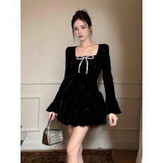 批发法式高级感晚宴生日喇叭袖礼服连衣裙2026新款收腰显瘦方领小黑裙