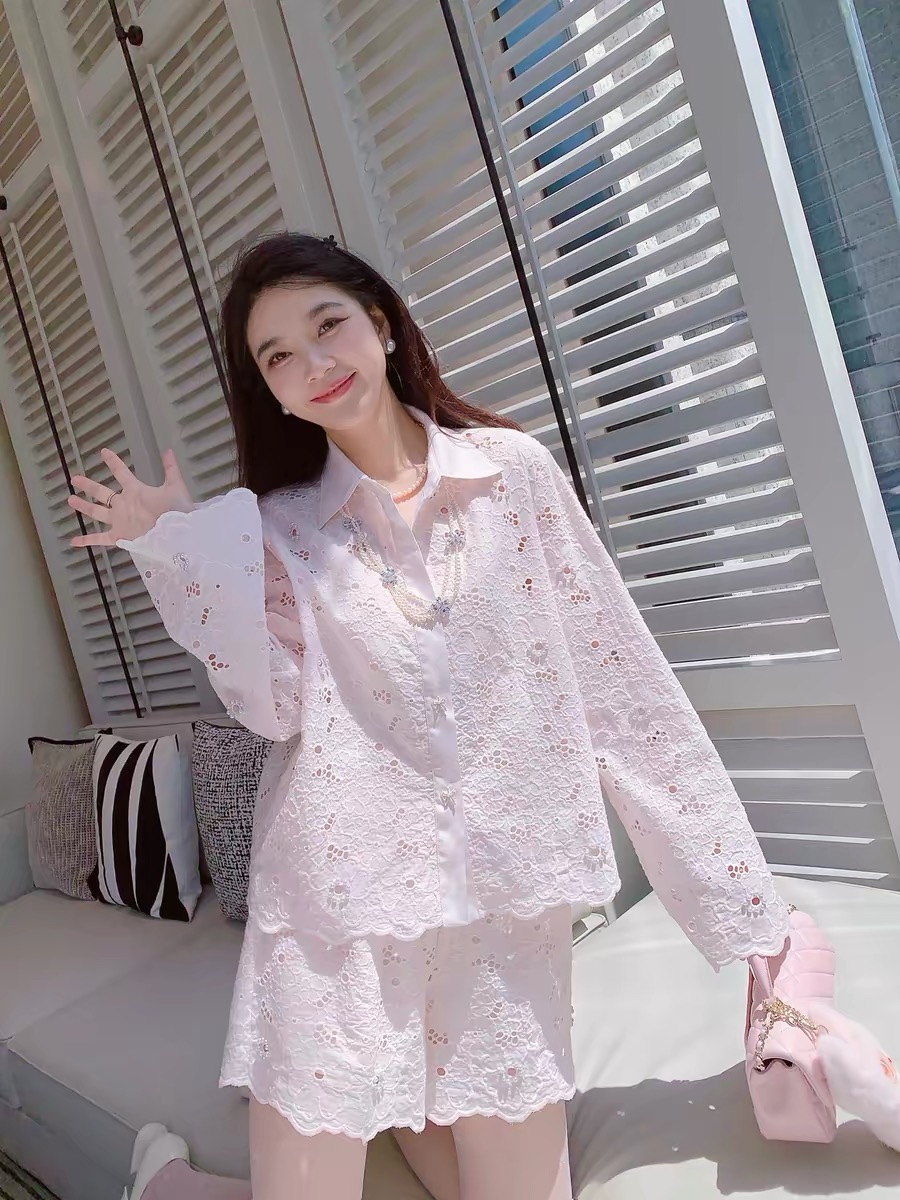 부드러운 분말 구슬 자수 핑크색 면 100% 홀로우 아웃 셔츠 통기성 명문 여성 소녀 센스 셔츠 재킷