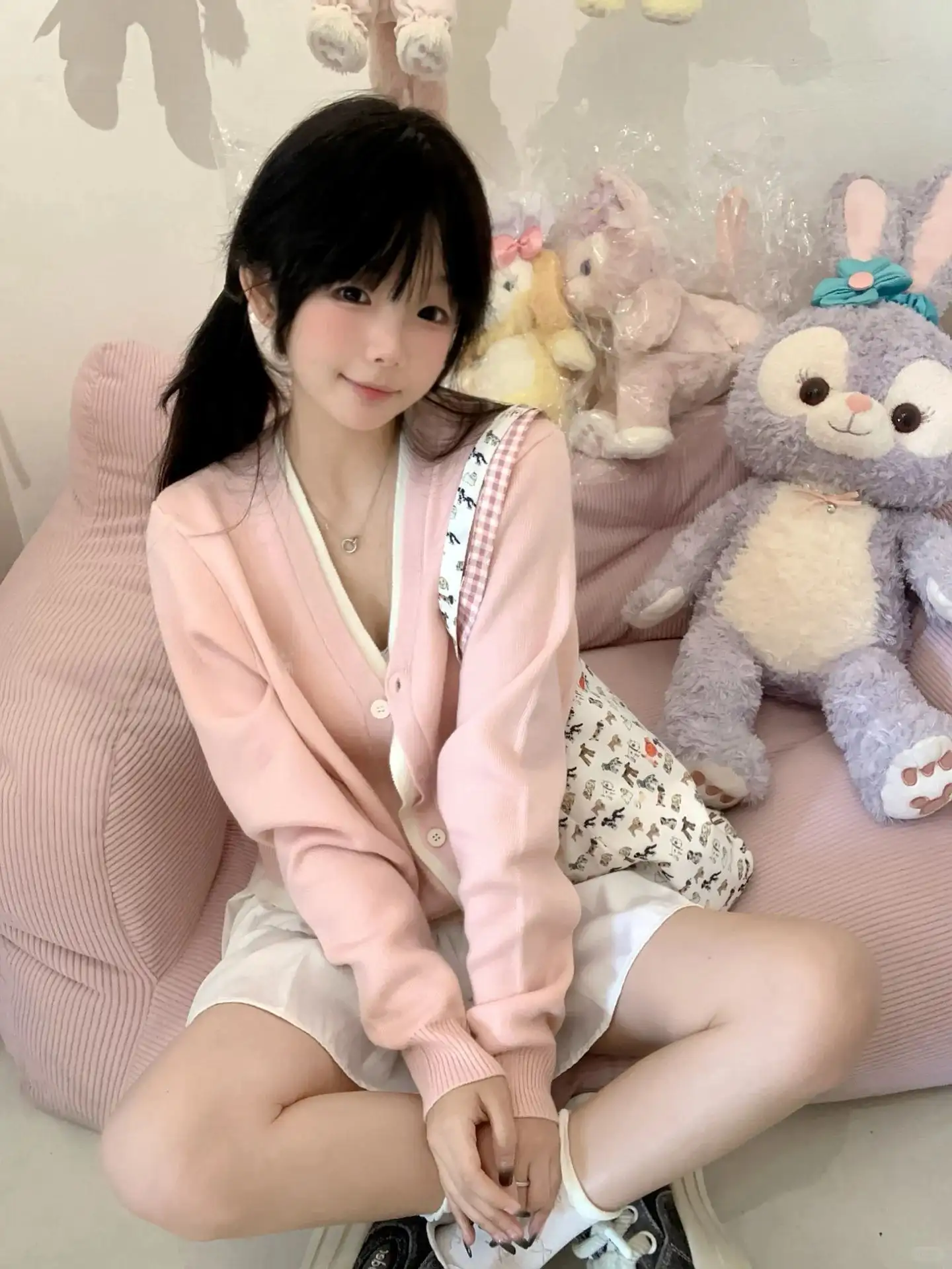 루즈핏 핑크 V넥 울 가디건 상세 이미지 9