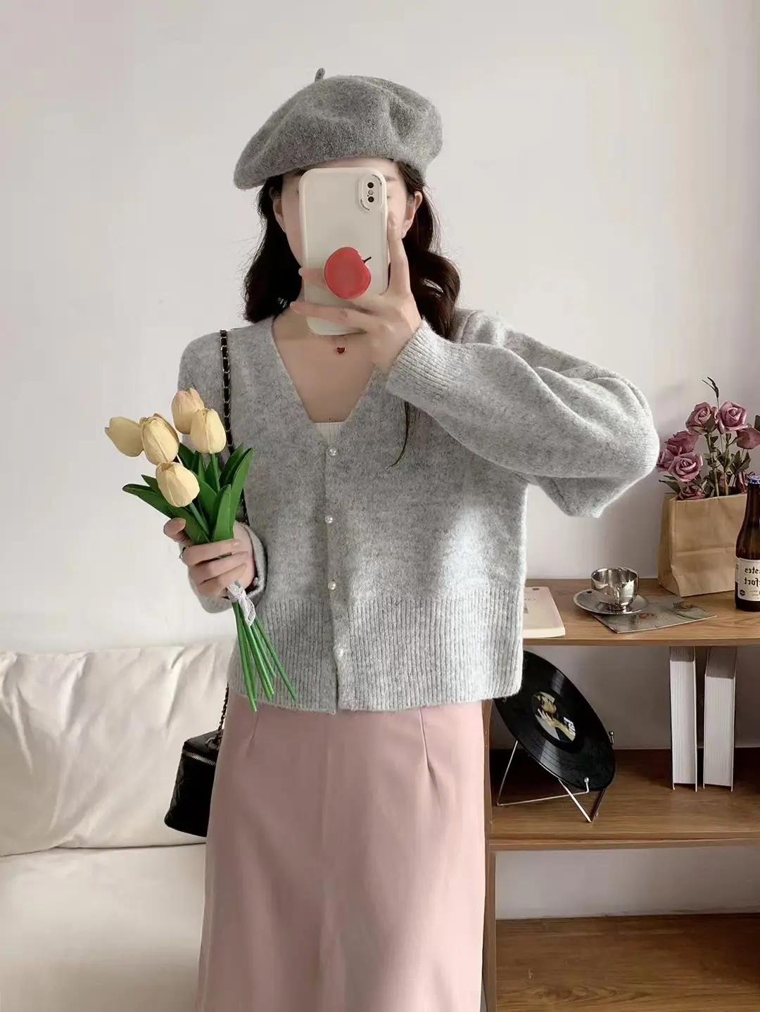 V넥 단추 가디건 울 니트 상세 이미지 2