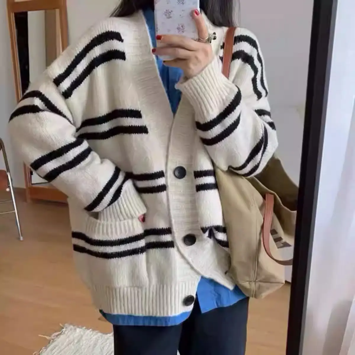 V넥 스트라이프 포켓 울 가디건 상세 이미지 1