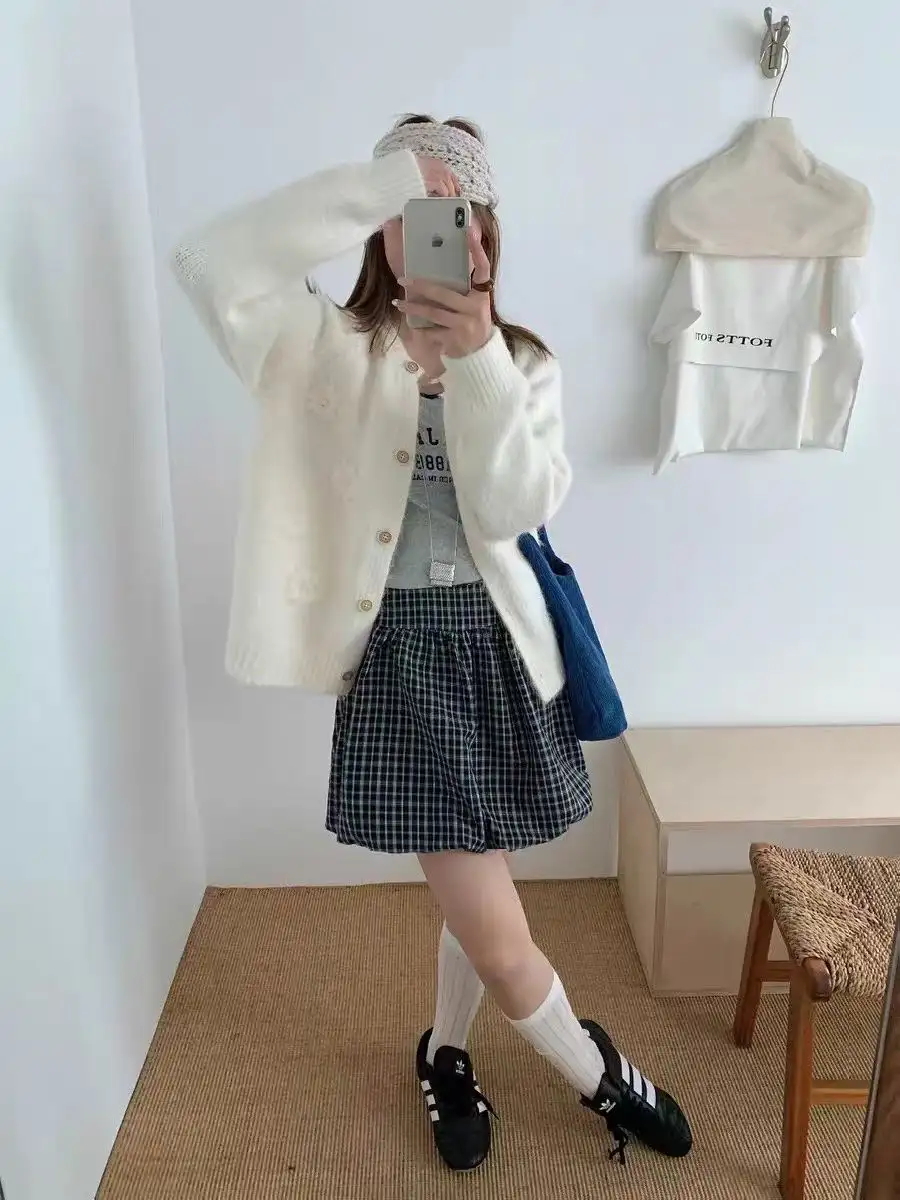 입체 플라워 단추 울 가디건 상세 이미지 3