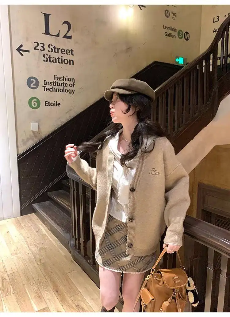 V넥 자수 울 가디건 상세 이미지 2