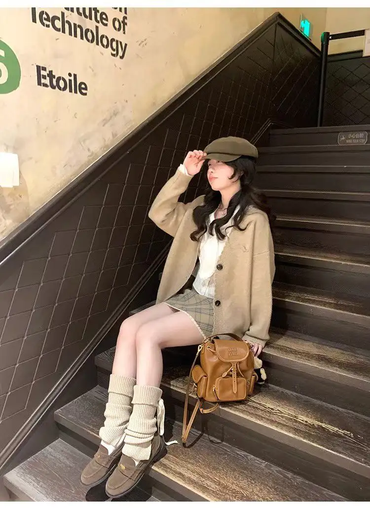 V넥 자수 울 가디건 상세 이미지 5