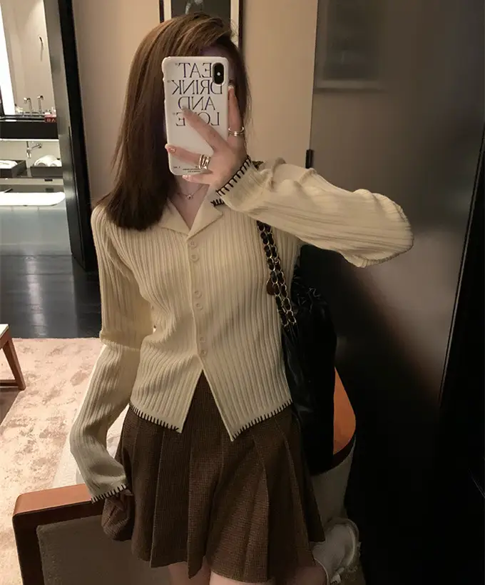 한국인기 폴로넥 배색 가디건 니트 상세 이미지 3