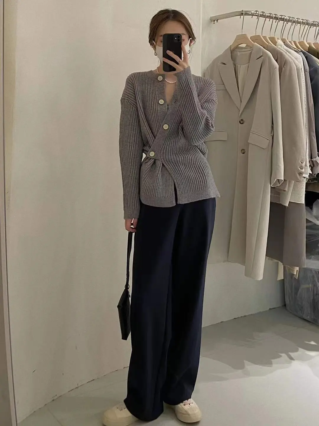 언밸런스 사이드 버튼 울 가디건 상세 이미지 6