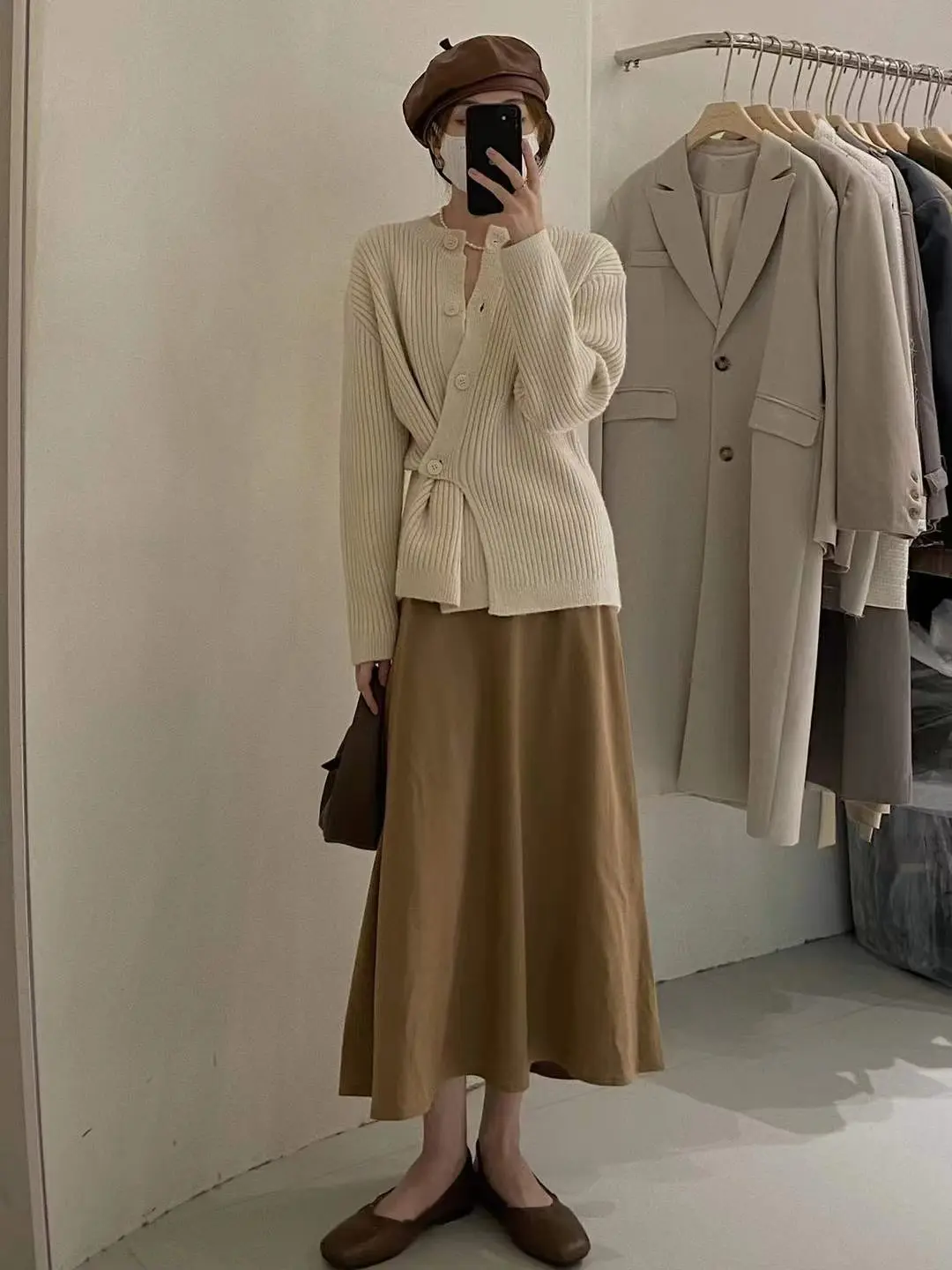 언밸런스 사이드 버튼 울 가디건 상세 이미지 9