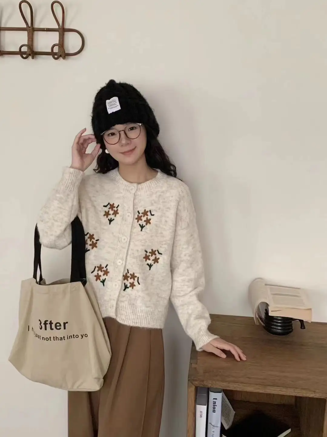 한국인기 레트로 플라워 자수 울 가디건 상세 이미지 2