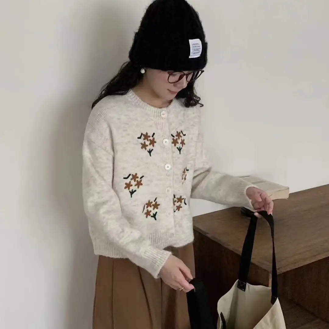 한국인기 레트로 플라워 자수 울 가디건 상세 이미지 3