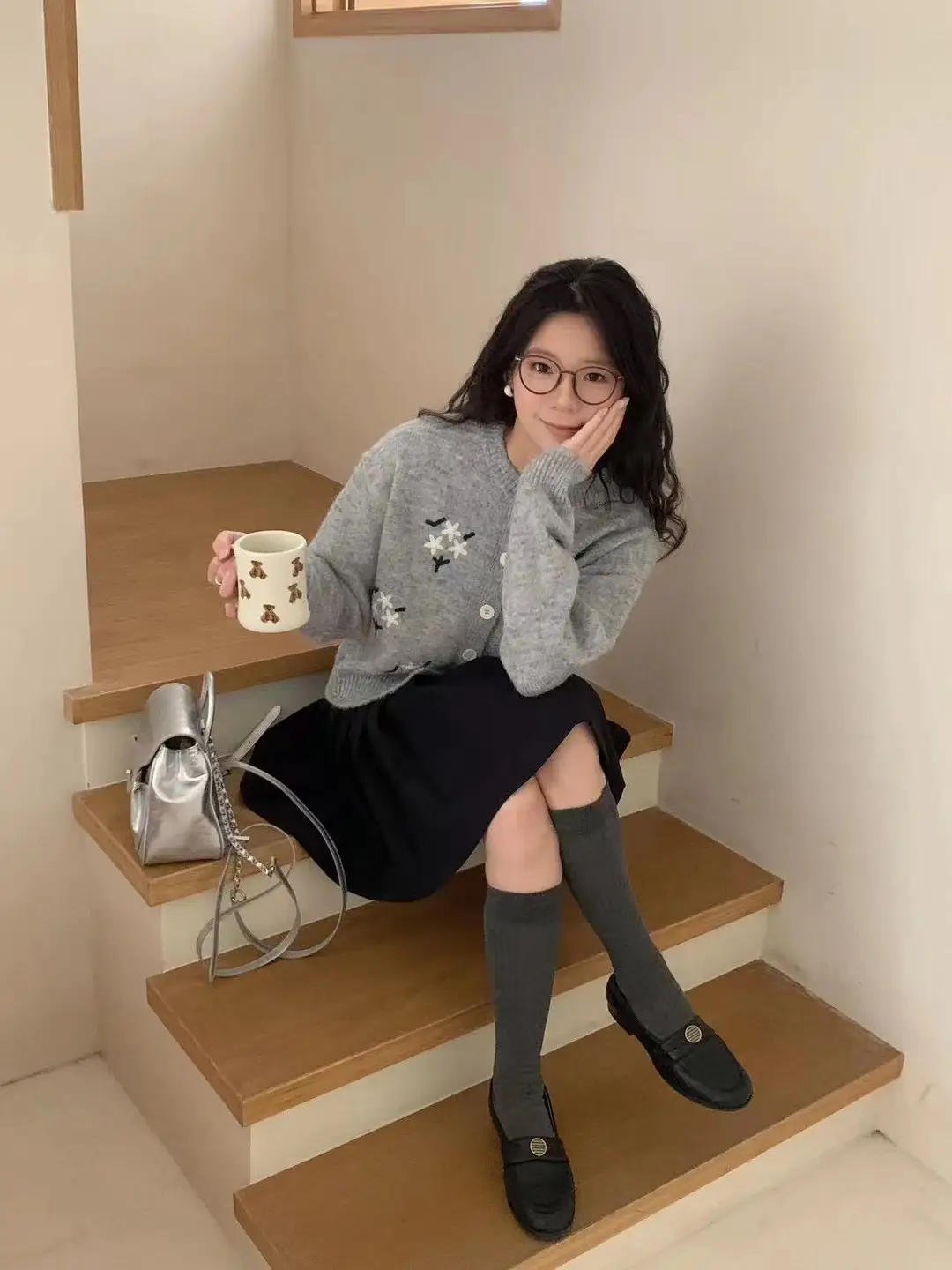 한국인기 레트로 플라워 자수 울 가디건 상세 이미지 4