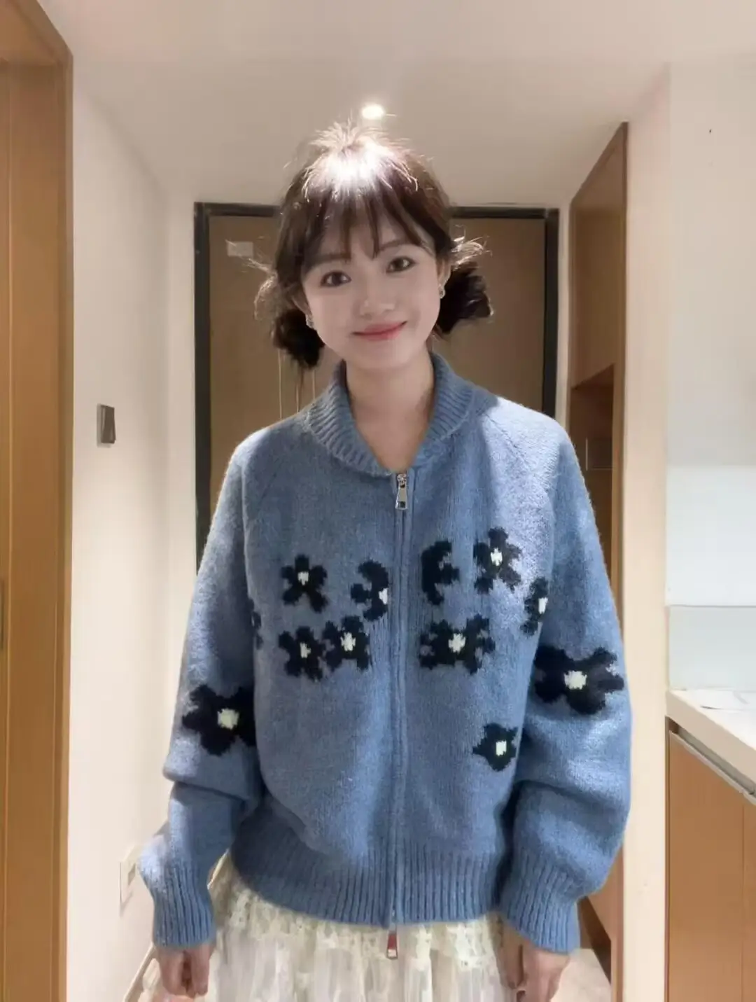 플라워 크로셰 디테일 울 니트 카디건