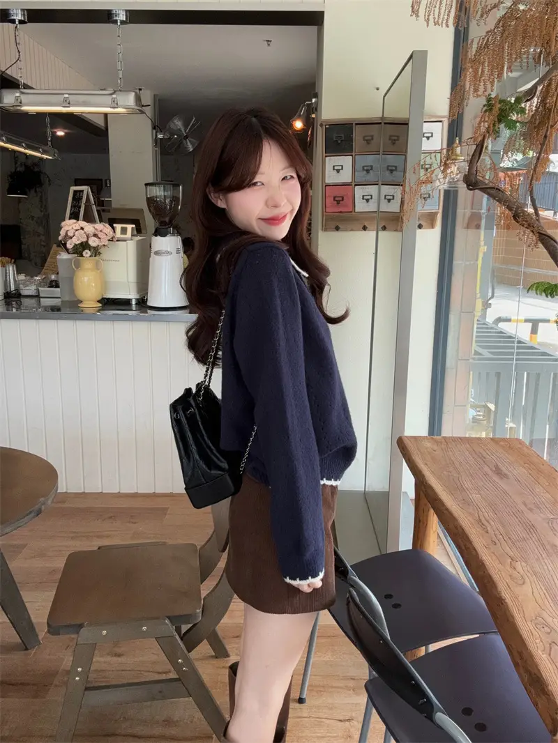자수 폴로 칼라 니트 상세 이미지 21