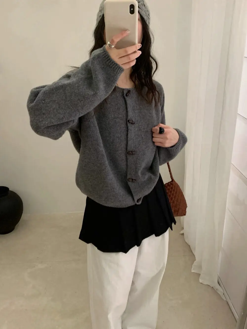 혼 버튼 라운드넥 울 니트 카디건 상세 이미지 6