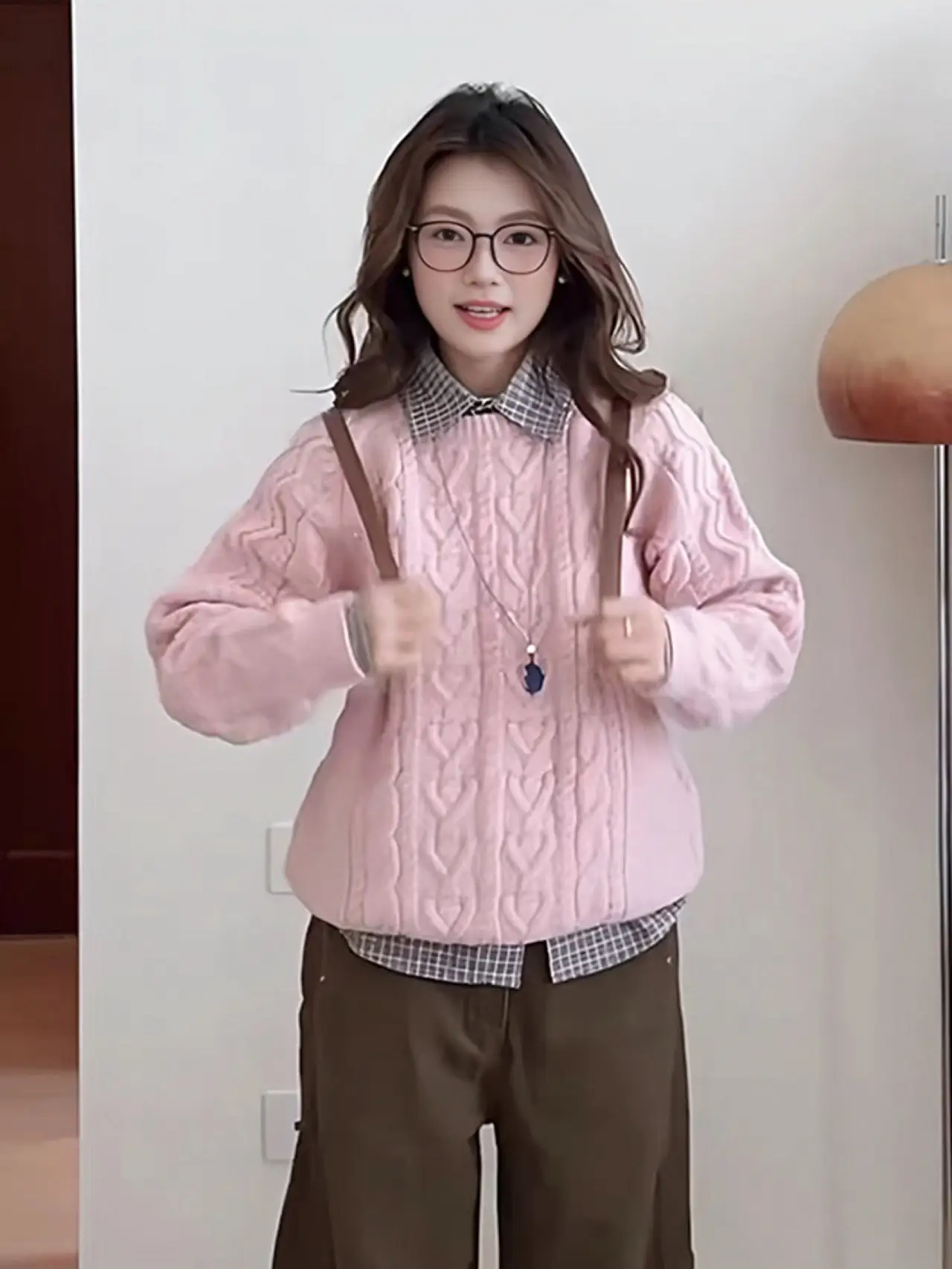 케이블 니트 라운드넥 스웨터 상세 이미지 2