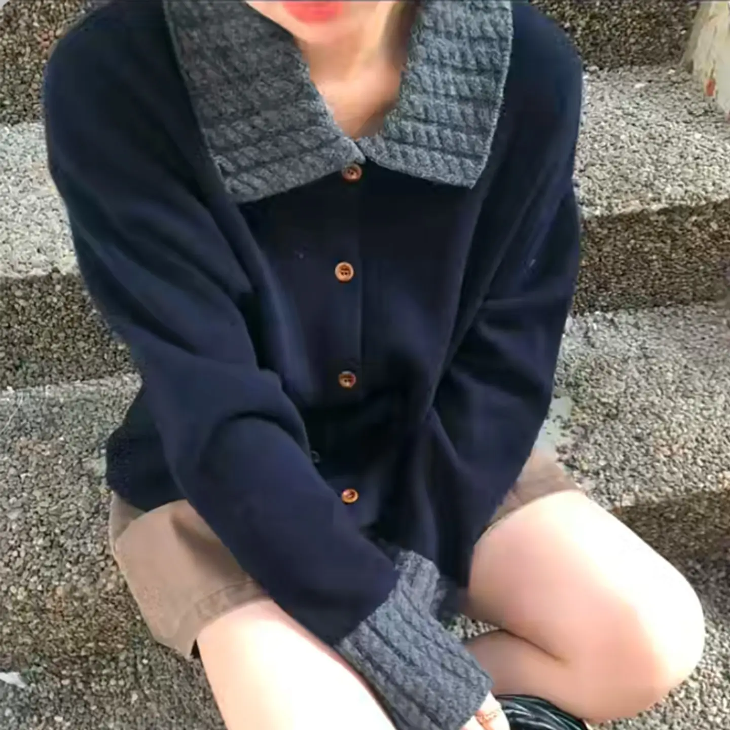 배색 스트라이프 폴드 칼라 울 카디건 상세 이미지 1