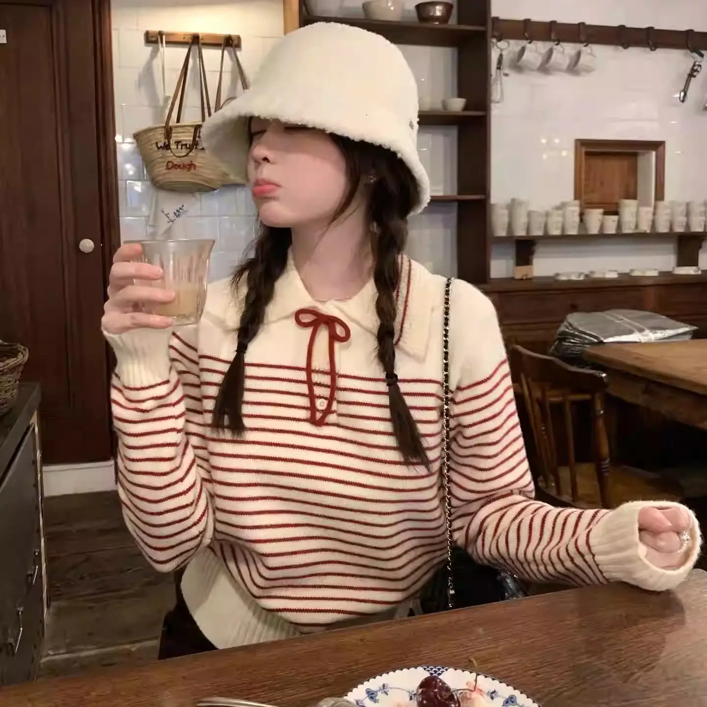 폴드 칼라 스트라이프 니트