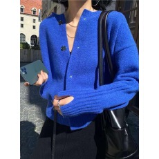 批发南瓜橘色<b class='q'>毛衣</b>外套女秋冬外搭2024新款宽松软糯系圆领针织开衫短款