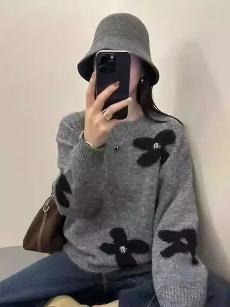 플라워 자수 울 니트 라운드넥 스웨터 상세 이미지 3