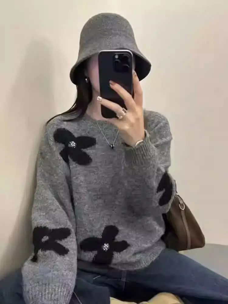 플라워 자수 울 니트 라운드넥 스웨터 상세 이미지 4