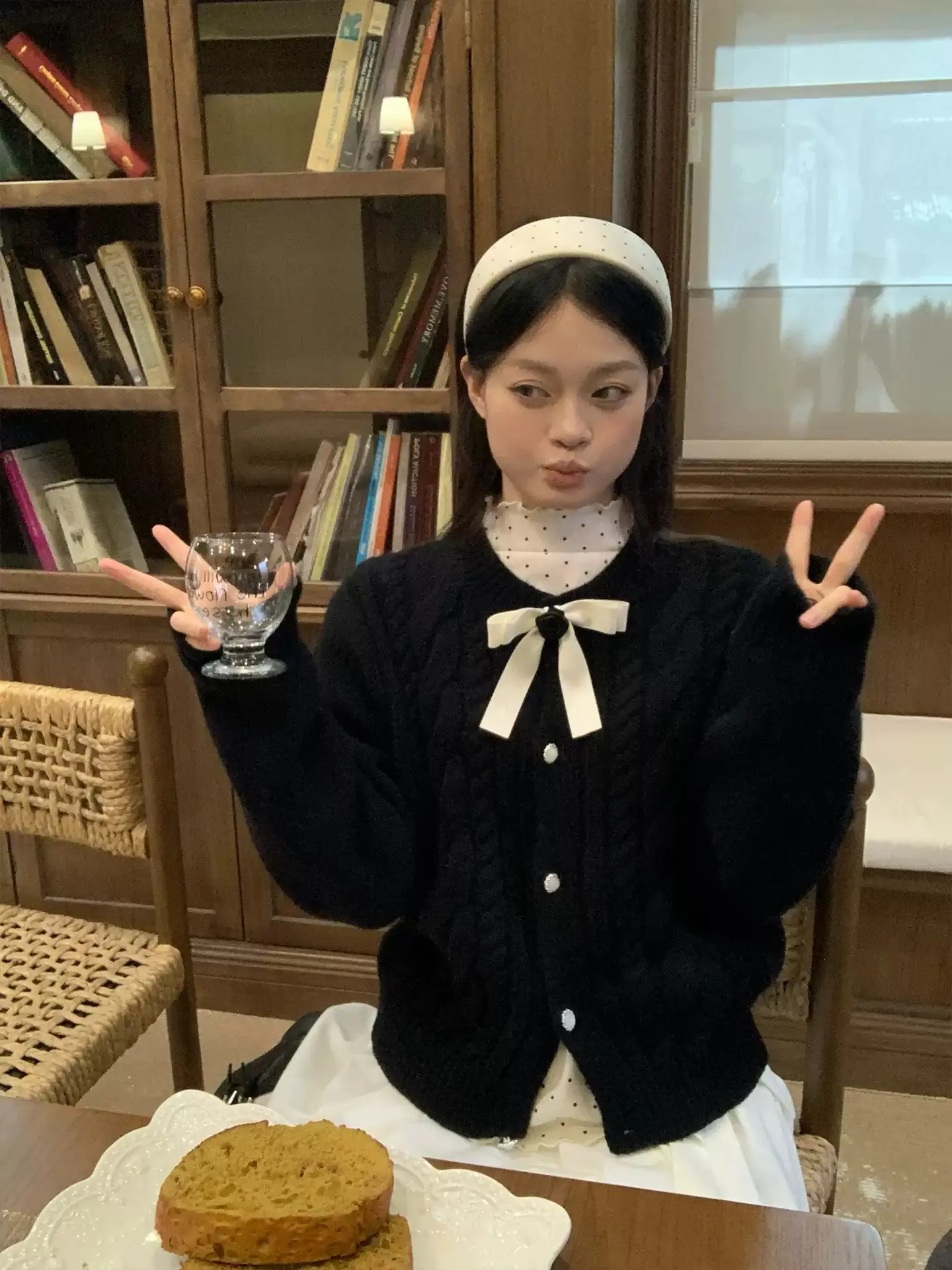 한국인기 꽈배기 라운드넥 울 가디건