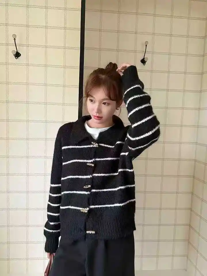 스트라이프 폴드 칼라 울 니트 카디건 상세 이미지 3