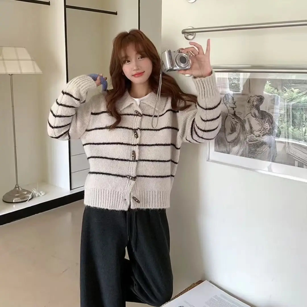 스트라이프 폴드 칼라 울 니트 카디건 상세 이미지 5