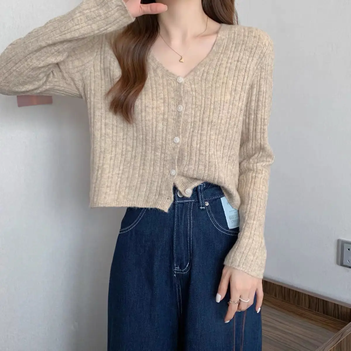 프렌치 V넥 울 니트 카디건 상세 이미지 2