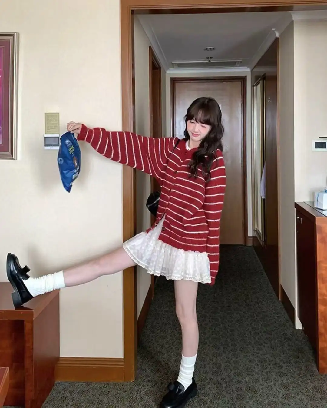 프렌치 심플 스트라이프 울 가디건 상세 이미지 4