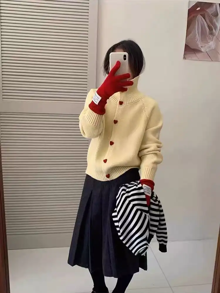 한국인기 폴드 칼라 하트 버튼 울 가디건 상세 이미지 3