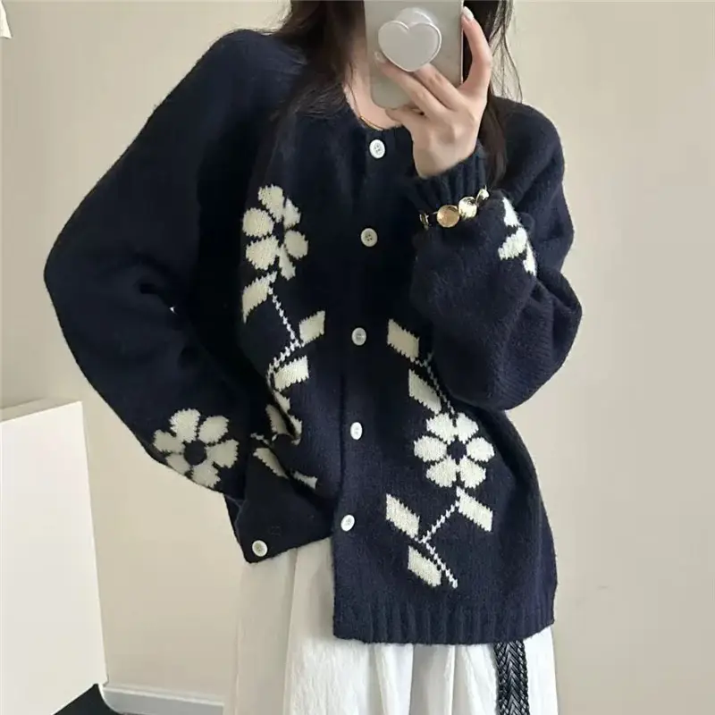 꽃 자수 라운드넥 가디건 상세 이미지 1