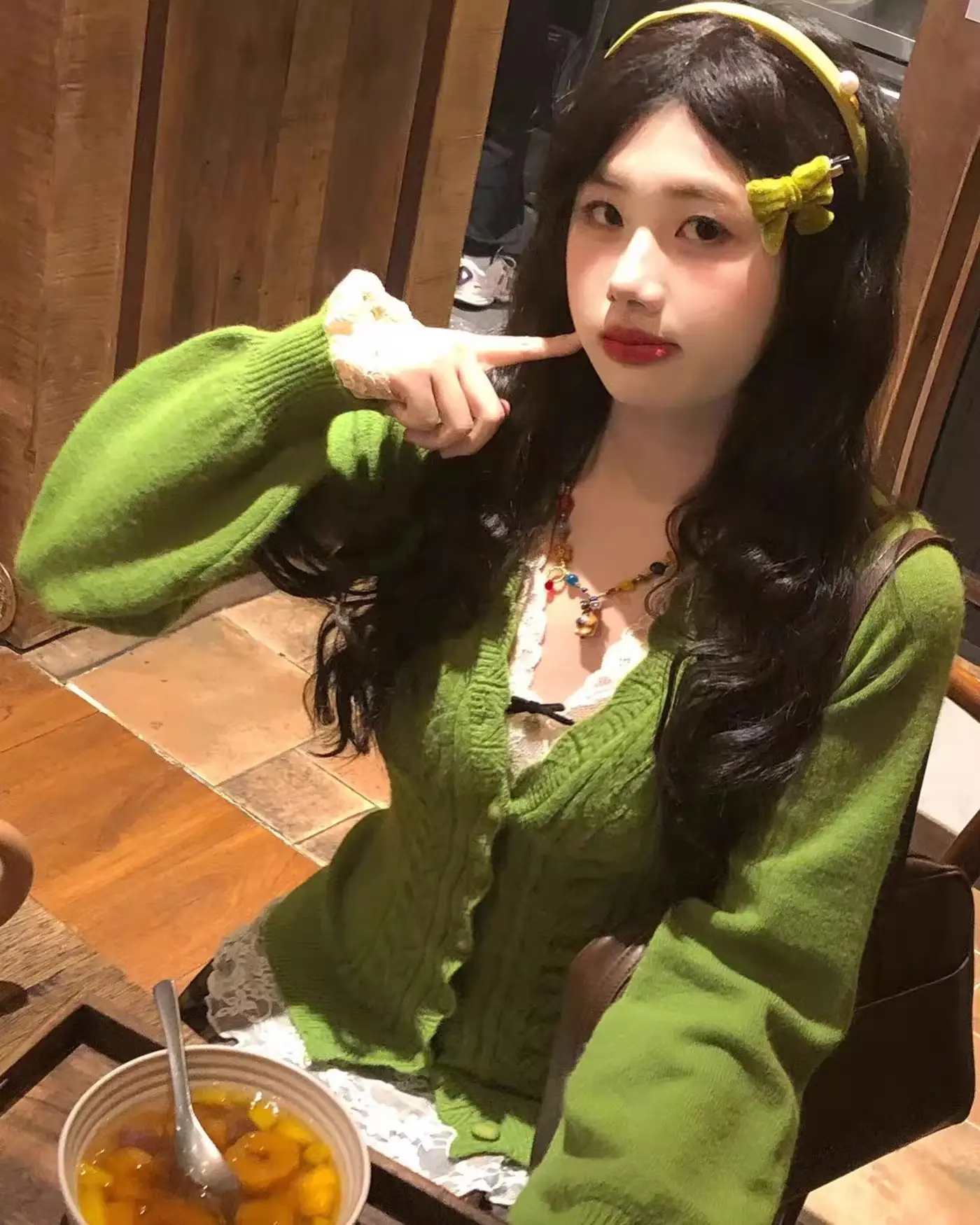 하트 버튼 V넥 울 니트 카디건 상세 이미지 2