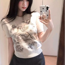 批发2026新款<b class='q'>韩版</b>设计感立体花朵镂空针织衫小众百搭优雅显瘦毛衣