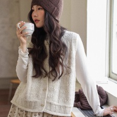 批发韩系白色<b class='q'>羊毛</b>针织马甲背心女2026早春新款巨好看外穿马夹叠穿上衣