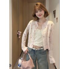 批发春天的适配度很高通勤日常碎花韩系氛围感<b class='q'>针织</b><b class='q'>开衫</b>