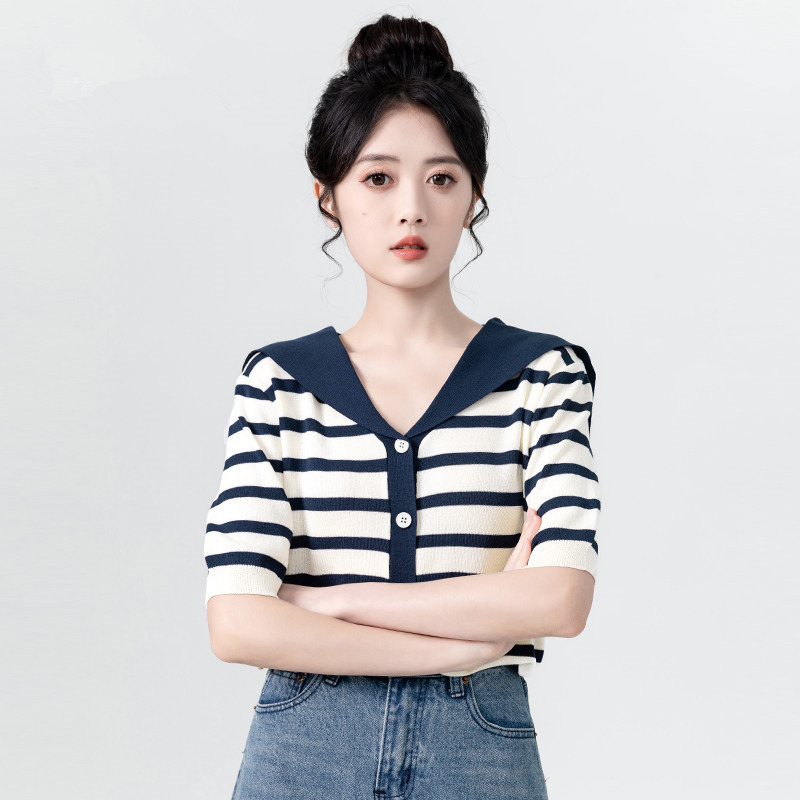 파란색 스트라이프 얼음 실크 니트 오픈 가디건 반팔 티셔츠 여성 여름 2026 새로운 해군 칼라 Chic 얇은 스타일 맨위