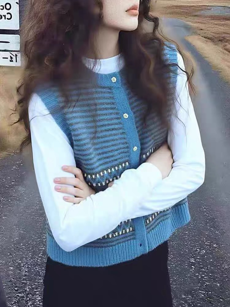 화이트 POLO 칼라 반팔 니트 스웨터 여성 2026 여름 새로운 다용도 티셔츠 고유 한 아름다운 그레이트 봐. 의류