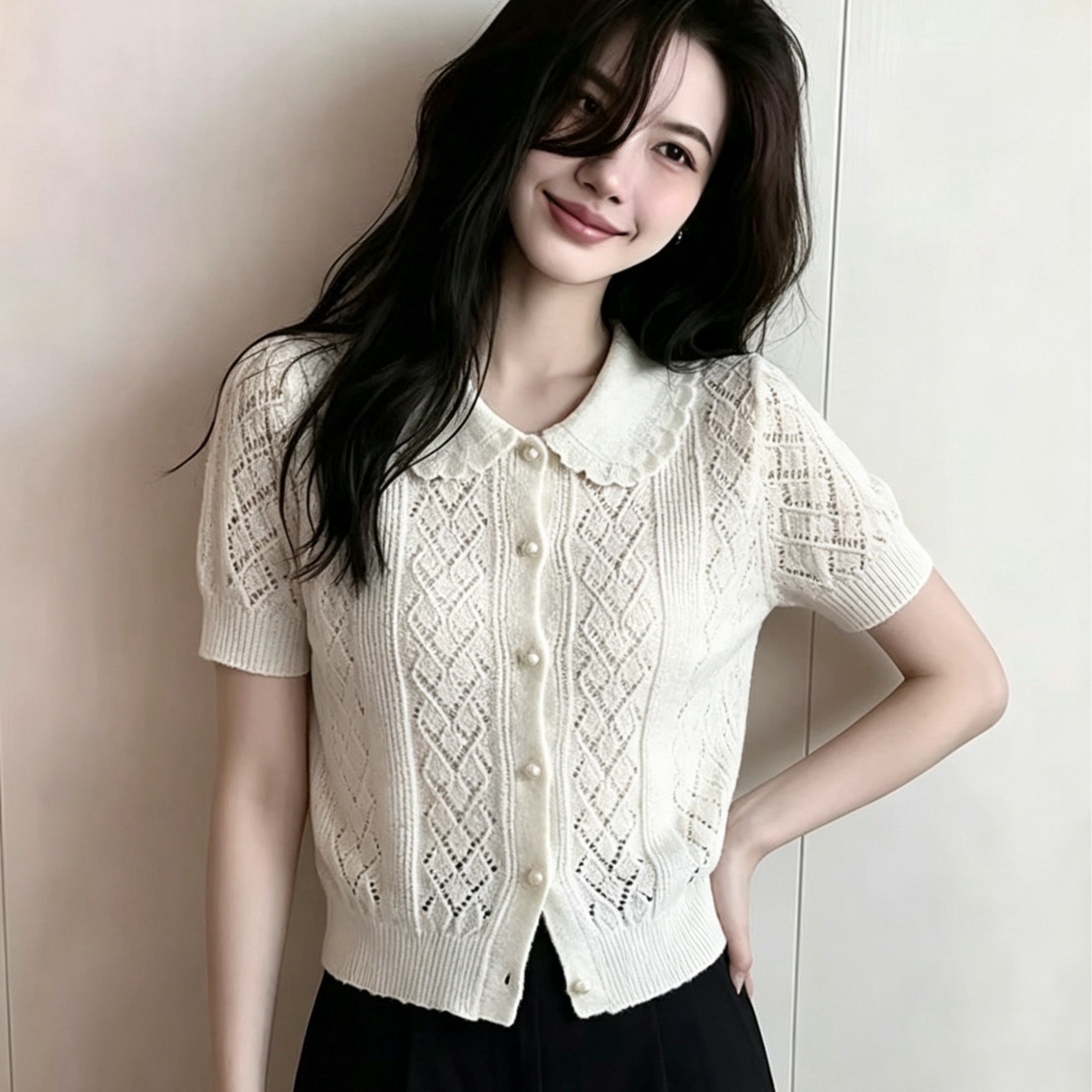화이트 베이비 칼라 홀로우 아웃 자수 니트 반팔 맨위 티셔츠 2026 년 새로운 여름 얇은 스타일 빛 럭셔리 고급 센스