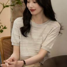 批发洋气超好看短袖条纹圆领冰丝针织衫夏季新款<b class='q'>女</b>装气质百搭套头T恤