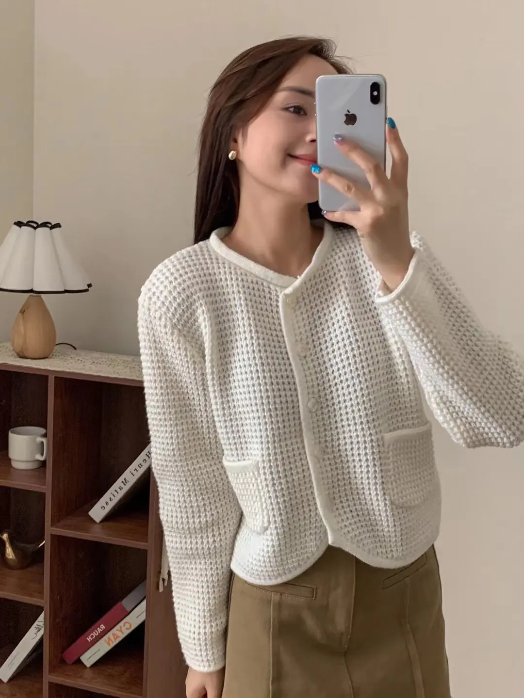 소박한 라운드넥 울 가디건 상세 이미지 6