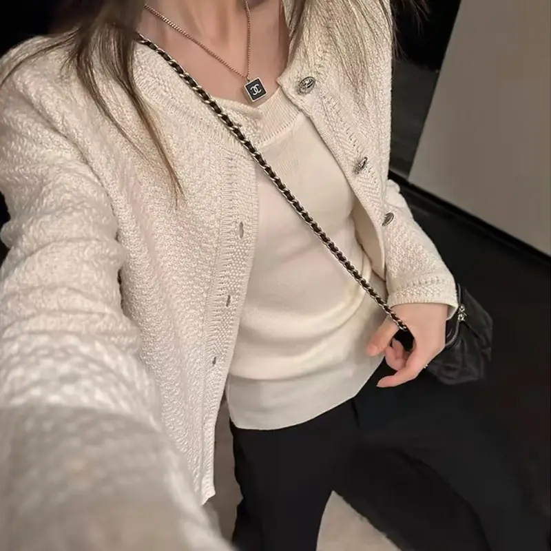 울 소재 라운드넥 가디건 상세 이미지 3