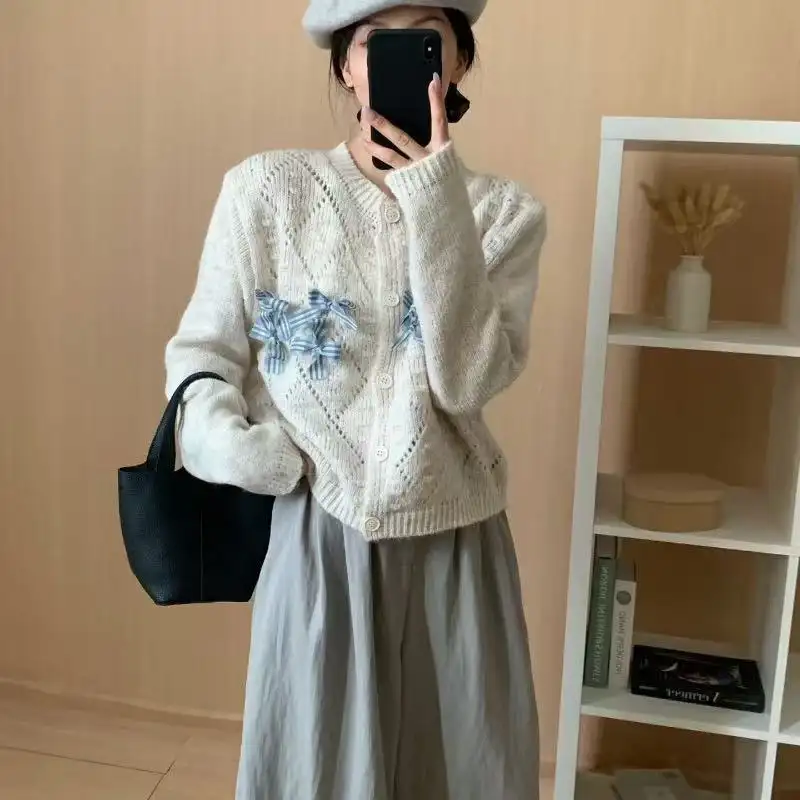한국인기 리본 디테일 자수 가디건