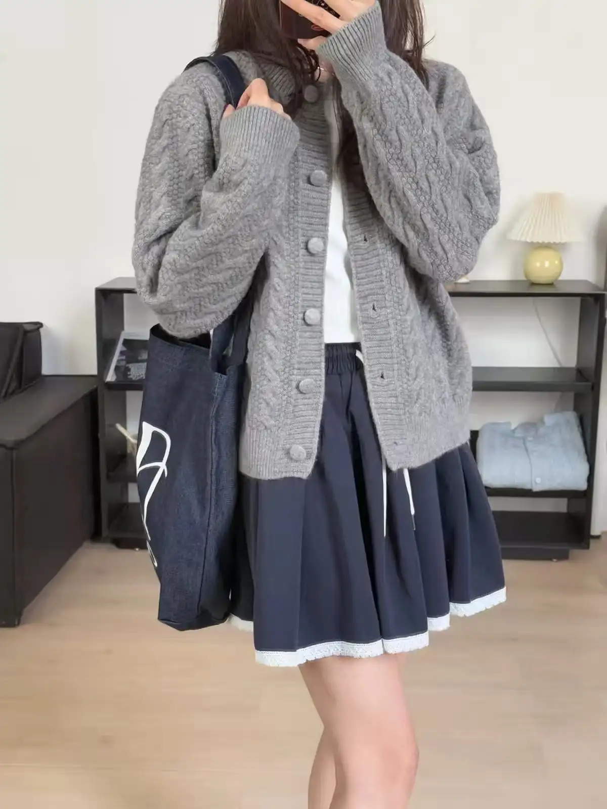 울 소재 라운드넥 가디건 상세 이미지 1