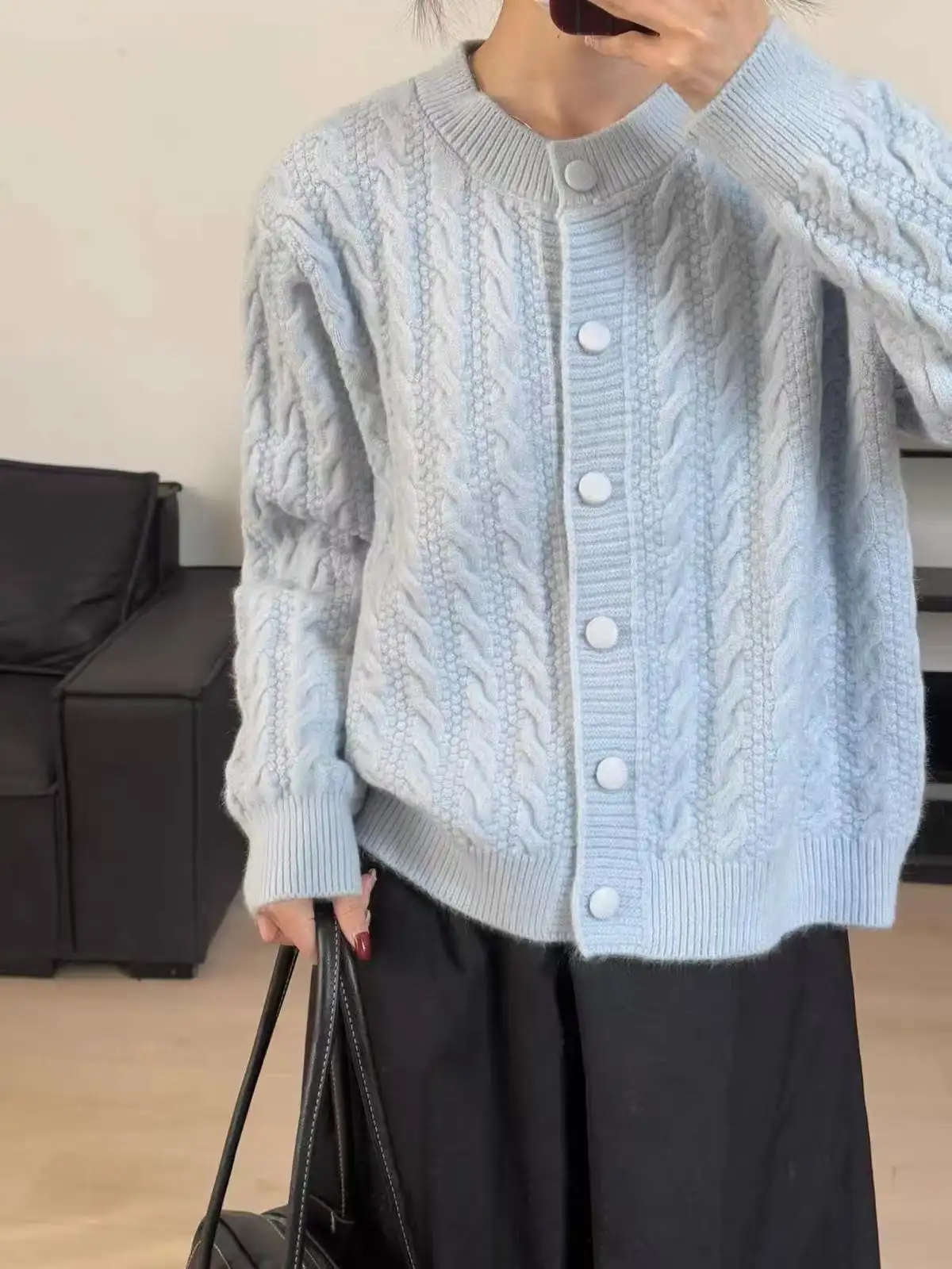 울 소재 라운드넥 가디건 상세 이미지 3