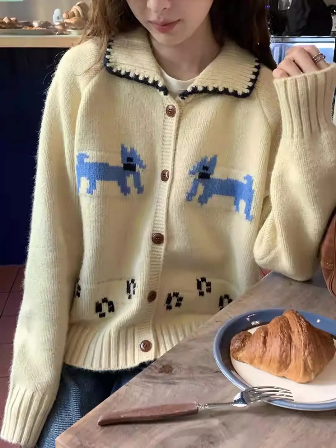 레트로 루즈핏 폴드 칼라 울 가디건 상세 이미지 3