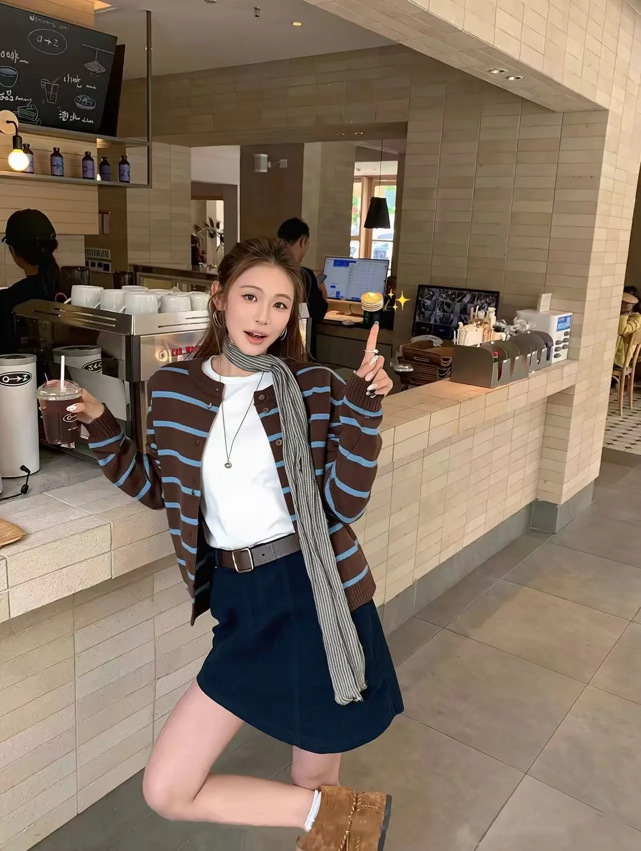 스트라이프 배색 라운드넥 가디건 상세 이미지 2