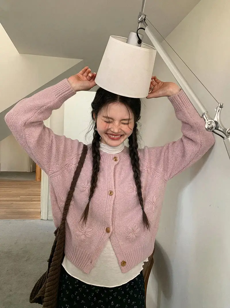 한국인기 입체 플라워 라운드넥 가디건 상세 이미지 1