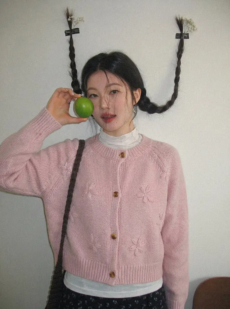 한국인기 입체 플라워 라운드넥 가디건