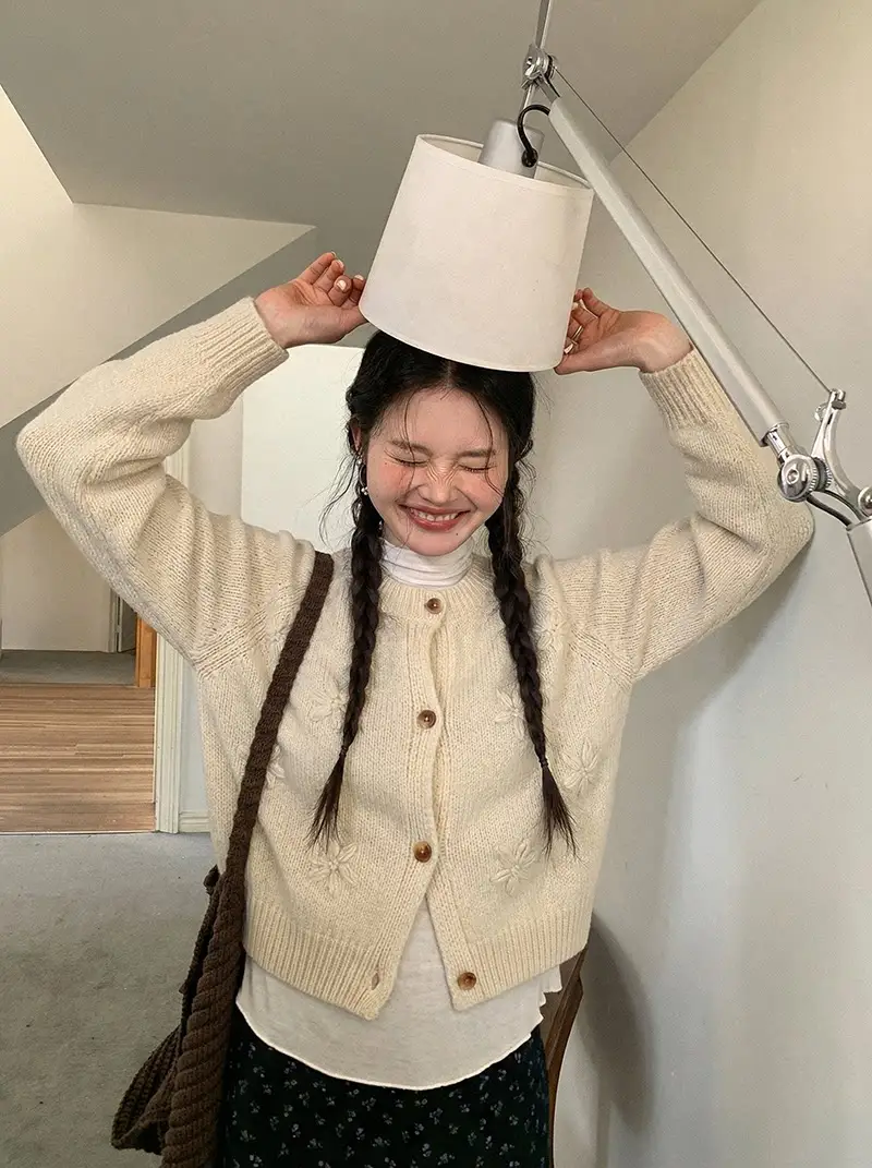 한국인기 입체 플라워 라운드넥 가디건 상세 이미지 13