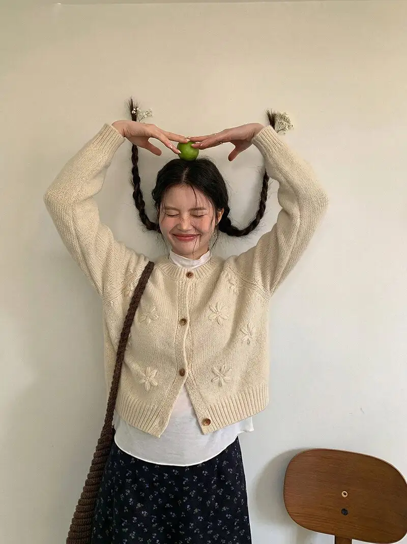 한국인기 입체 플라워 라운드넥 가디건 상세 이미지 15