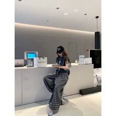 批发小君君布兰妮  率性出街/复古简约松弛感格纹慵懒风阔腿灯笼裤